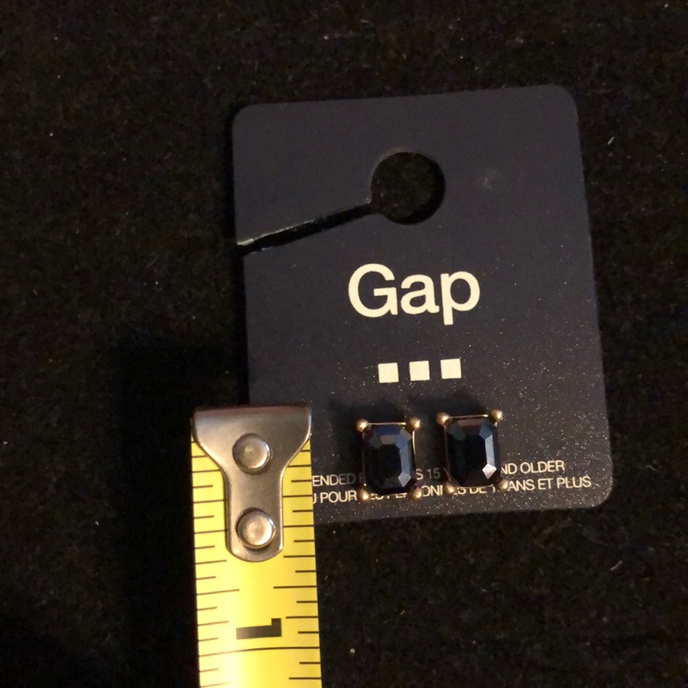 New GAP earrings gold tone - Picture 4 of 4